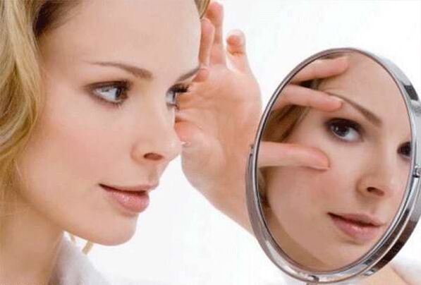 a nő szemének körüli bőr megújulása